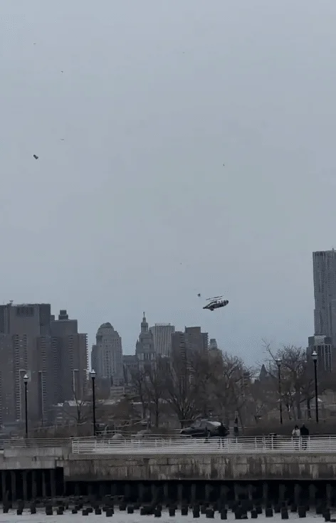 Helicopter falling into the Hudson river
