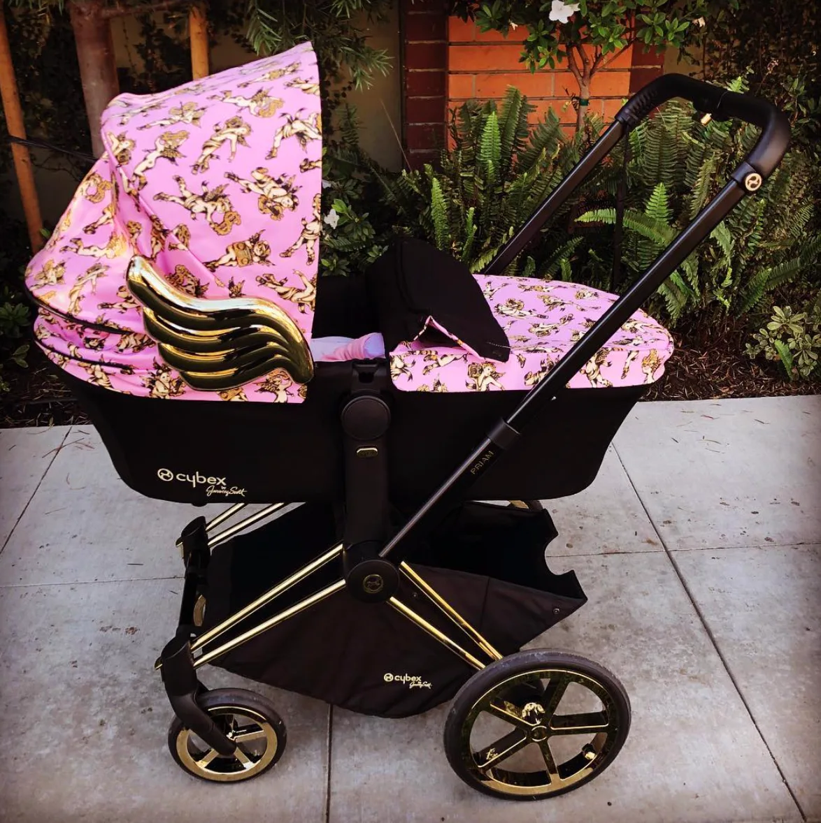 Image credit: Instagram | @mindykaling