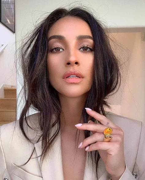Image credit: Instagram | @shaymitchell