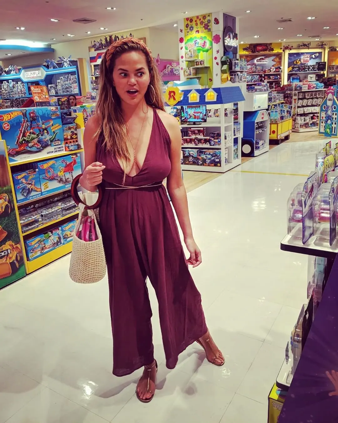 Image credit: Instagram | @chrissyteigen