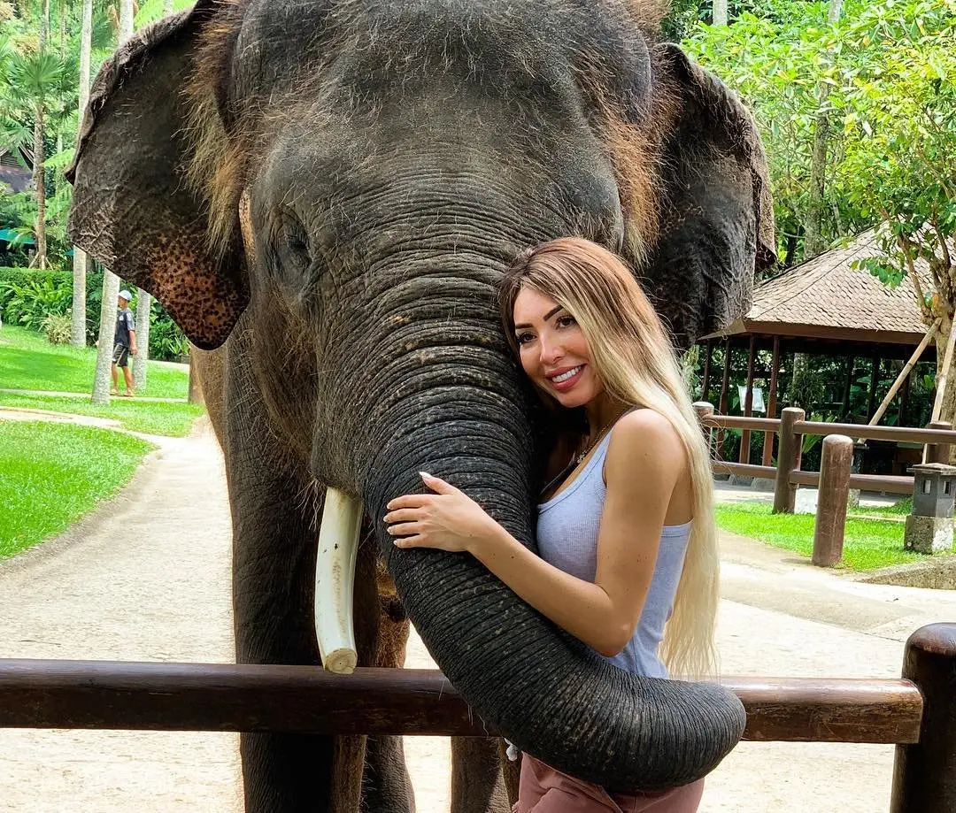 Image credit: Instagram | @farrahabraham