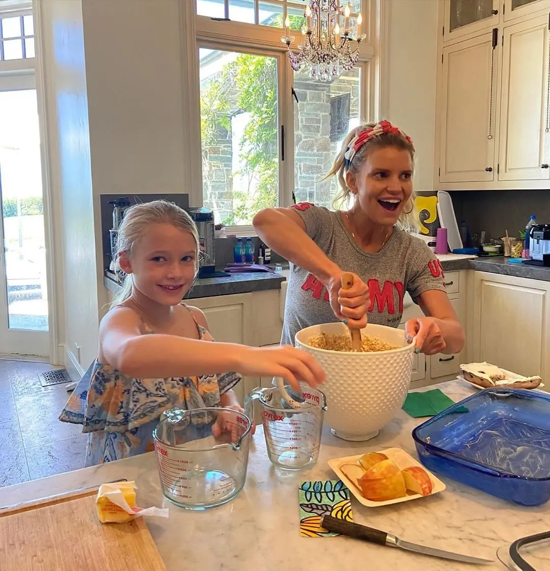 Image credit: Instagram | @jessicasimpson