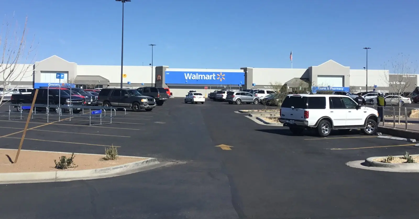 Image credit: https://diplycom5cc47.zapwp.com/q:i/r:0/wp:1/w:1/u:https://commons.wikimedia.org/wiki/File:2019_El_Paso_shooting_Walmart.jpg