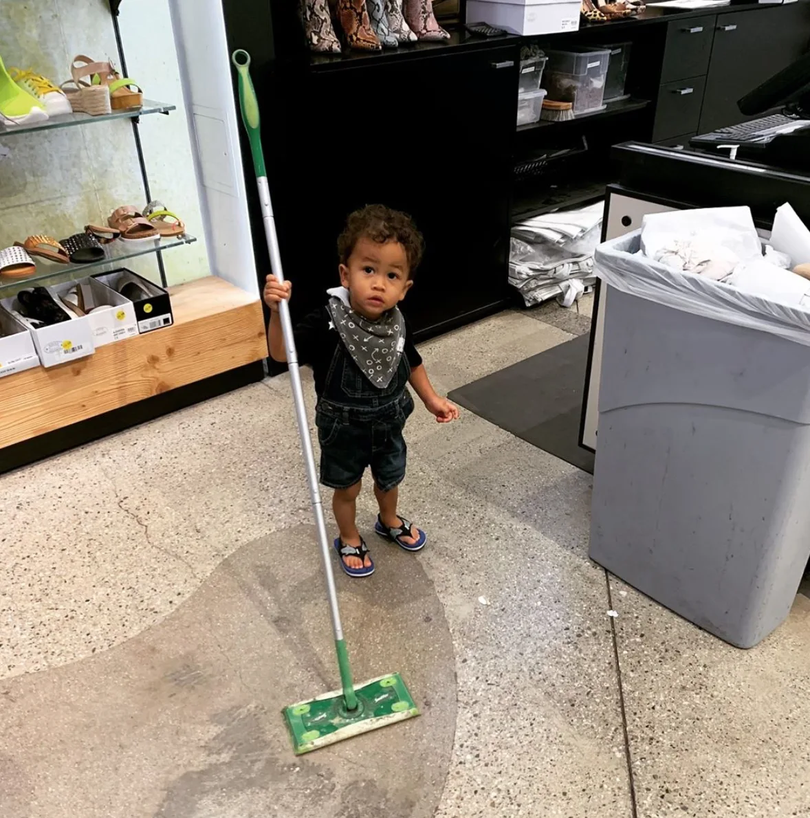Image credit: Instagram | @chrissyteigen