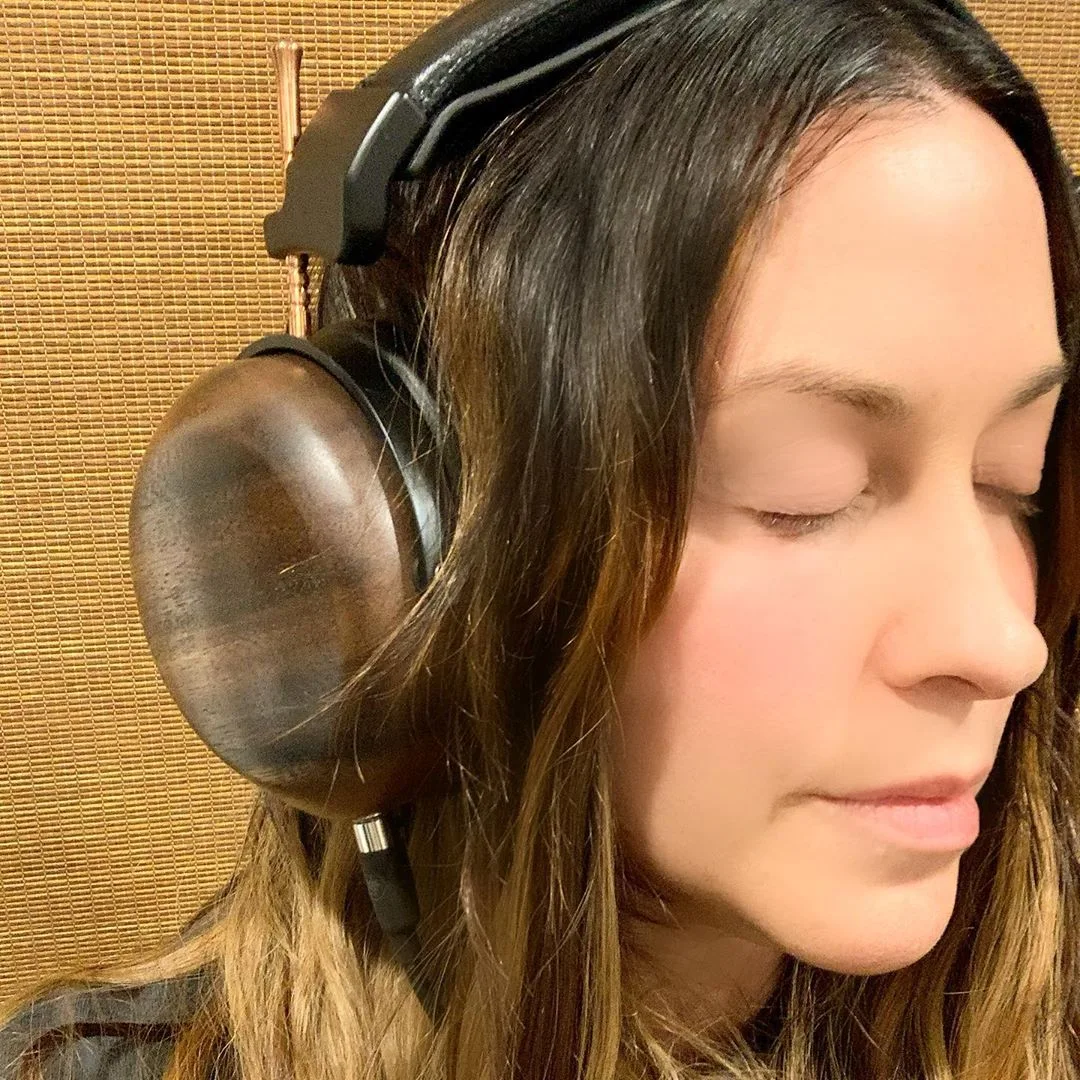 Image credit: Instagram | @alanismorissette