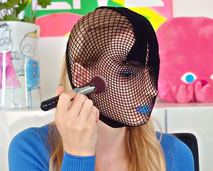 Image credit: YouTube | SaraBeautyCorner - DIY, Comedy, Makeup, Nail Art