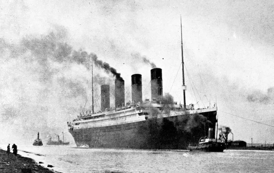 Image credit: https://commons.wikimedia.org/wiki/File:RMS_Titanic_sea_trials_April_2,_1912_(cropped).jpg