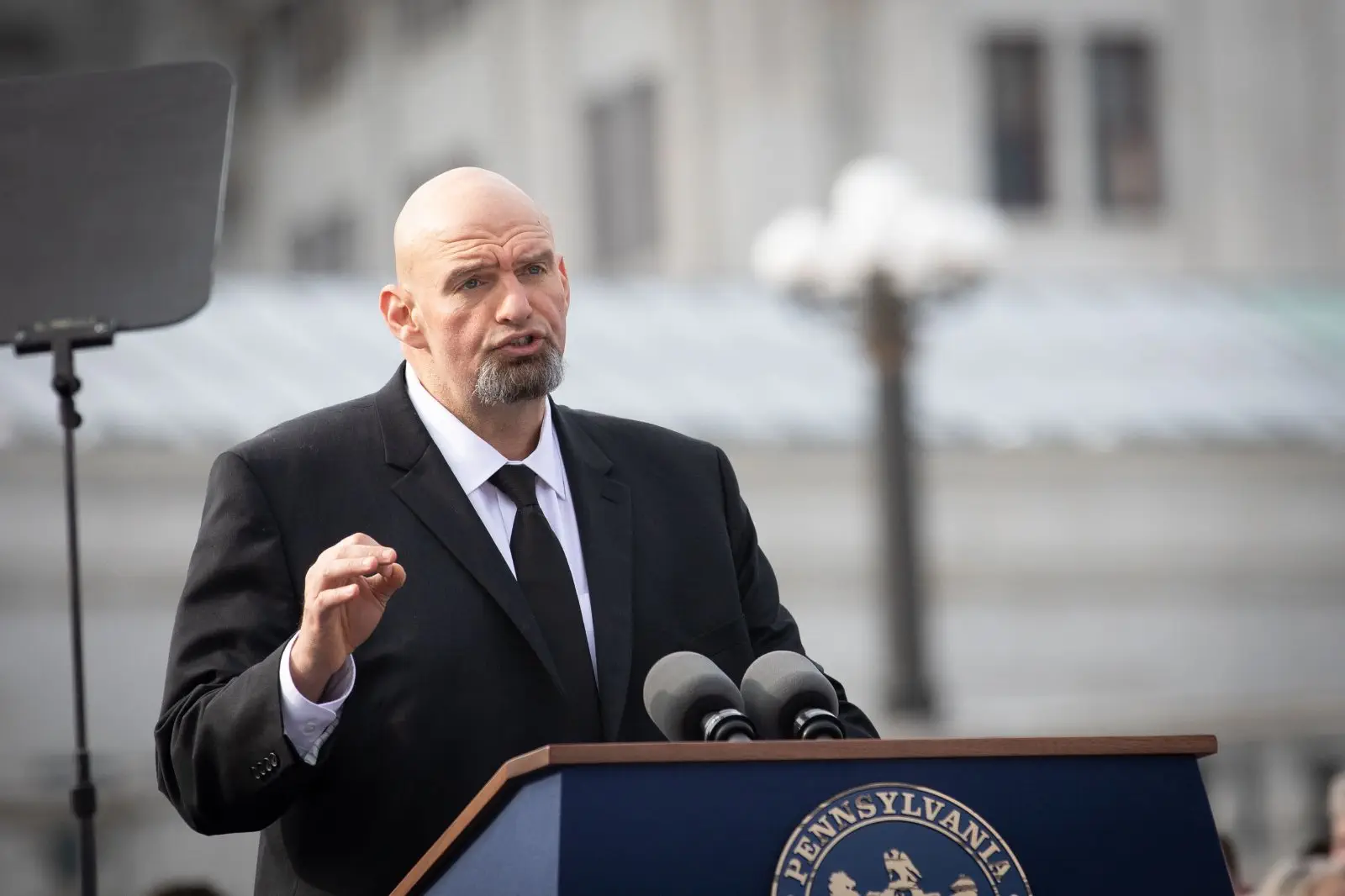 Image credit: https://commons.wikimedia.org/wiki/File:2019_Inauguration_of_Lieutenant_Governor_John_Fetterman_(2).jpg