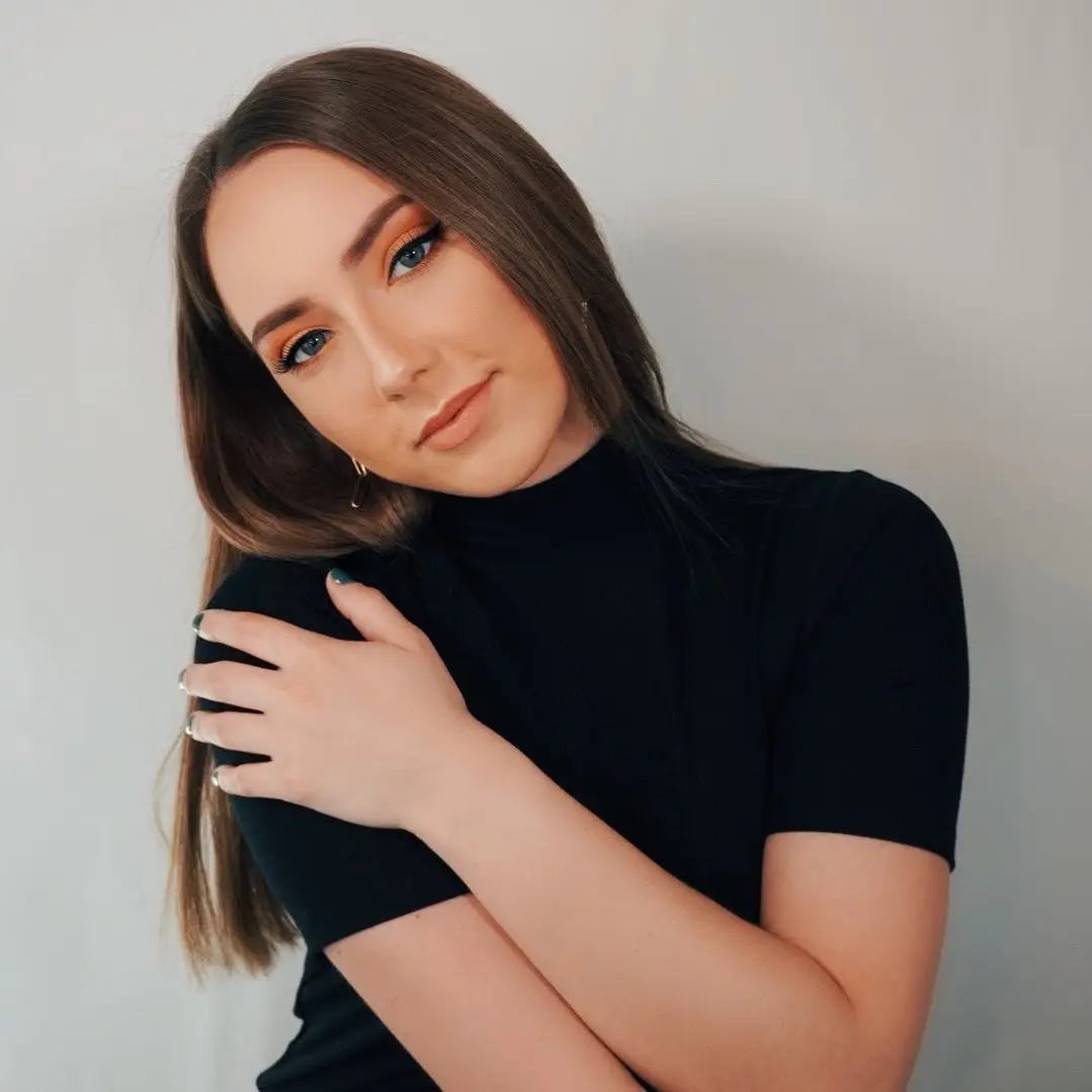Image credit: Instagram | @hailiejade