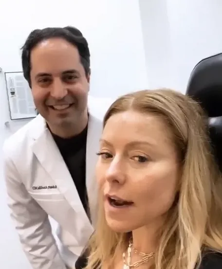 Image credit: Instagram | @kellyripa