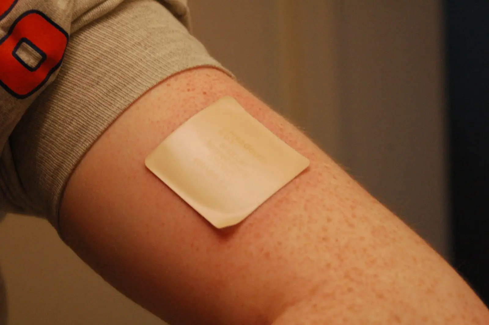 Image credit: https://diplycom5cc47.zapwp.com/q:i/r:0/wp:1/w:1/u:https://commons.wikimedia.org/wiki/File:Nicoderm.JPG