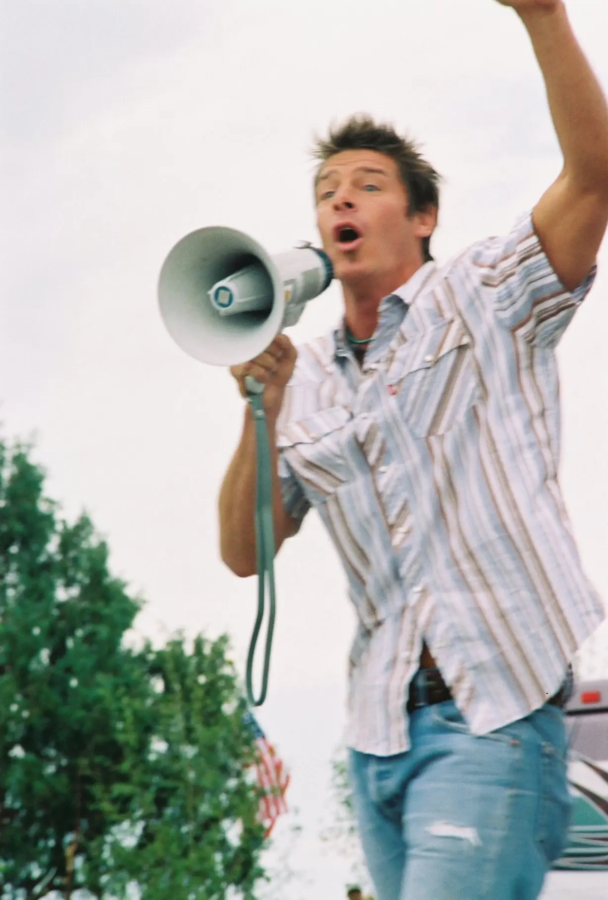 Image credit: https://diplycom5cc47.zapwp.com/q:i/r:0/wp:1/w:1/u:https://commons.wikimedia.org/wiki/File:Ty_Pennington.jpg