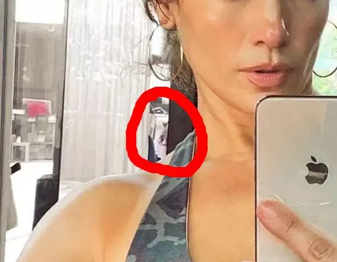 Image credit: Instagram | @jlo