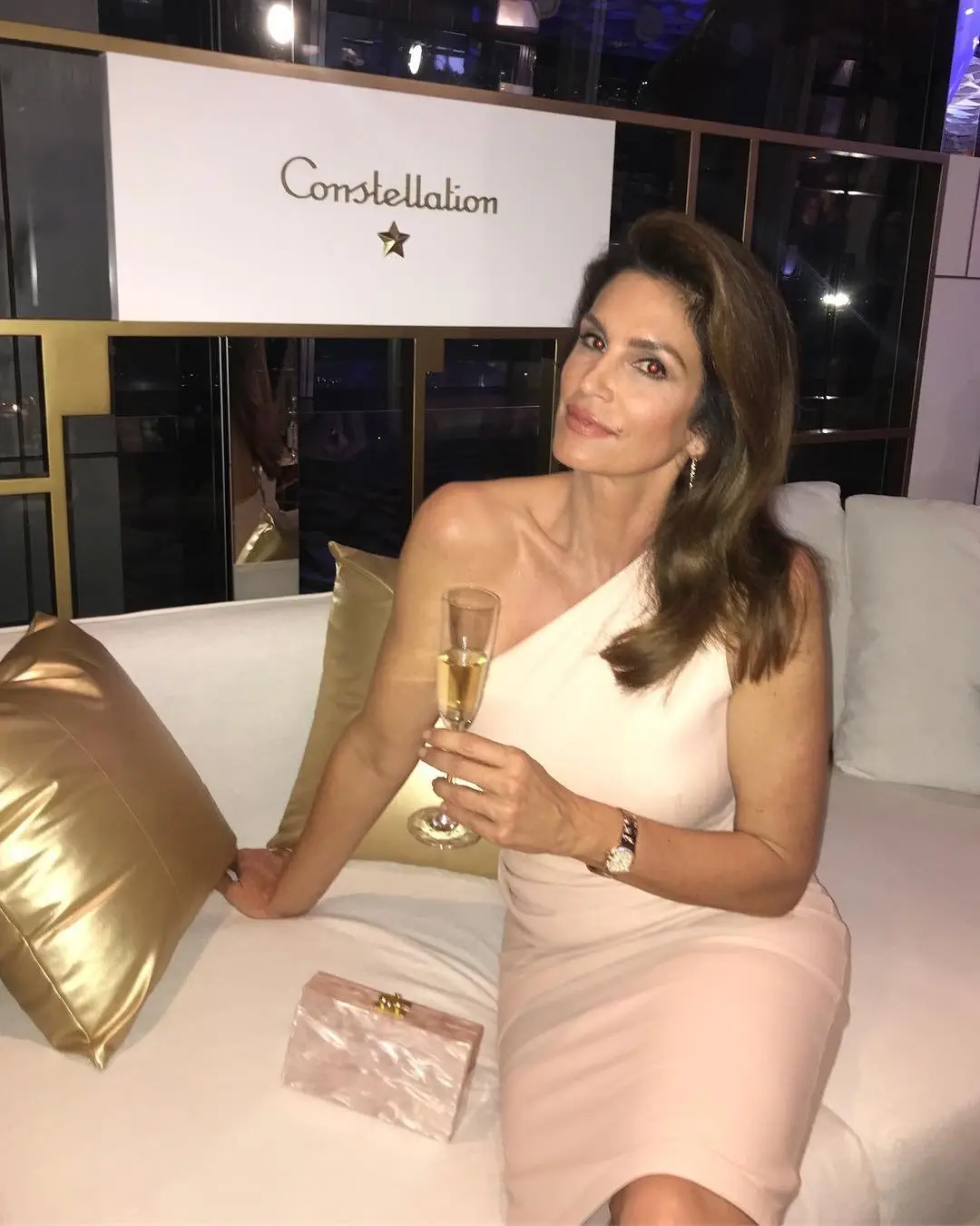 Image credit: Instagram | @cindycrawford
