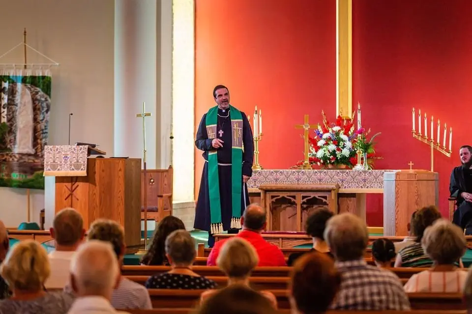 Church pastor (Image credit: Twitter | @roo_jenna)