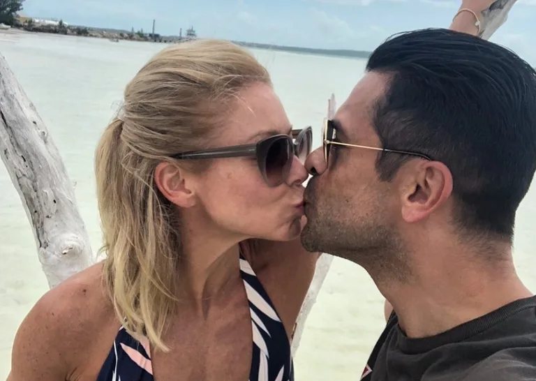 Image credit: Instagram | @kellyripa
