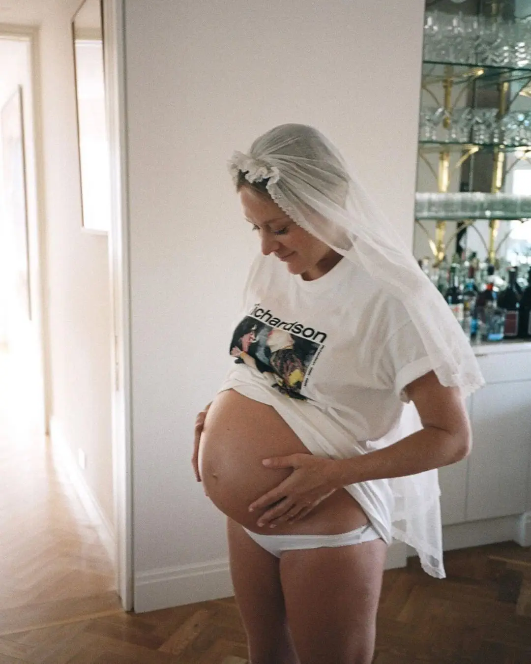 Image credit: Instagram | @chloessevigny