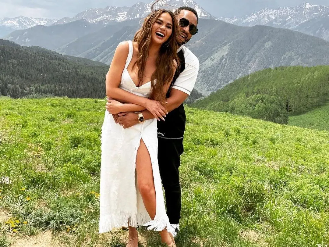 Image credit: instagram | @chrissyteigen