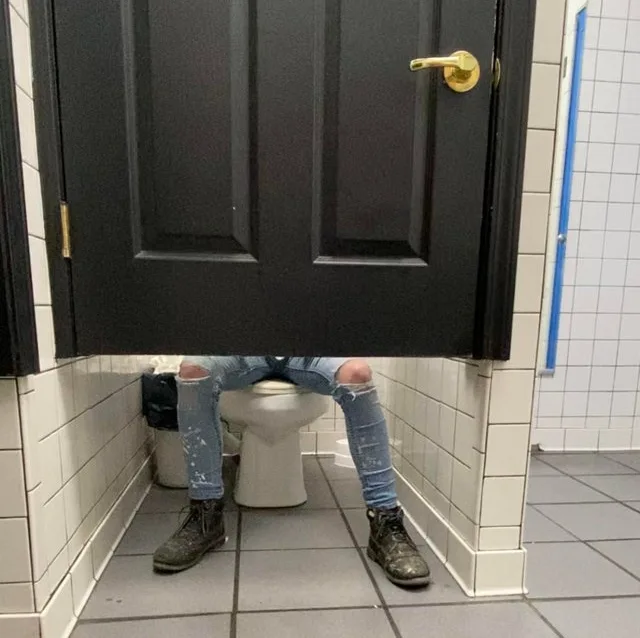 Bathroom door (Image credit: Reddit |ThatSynGirl)