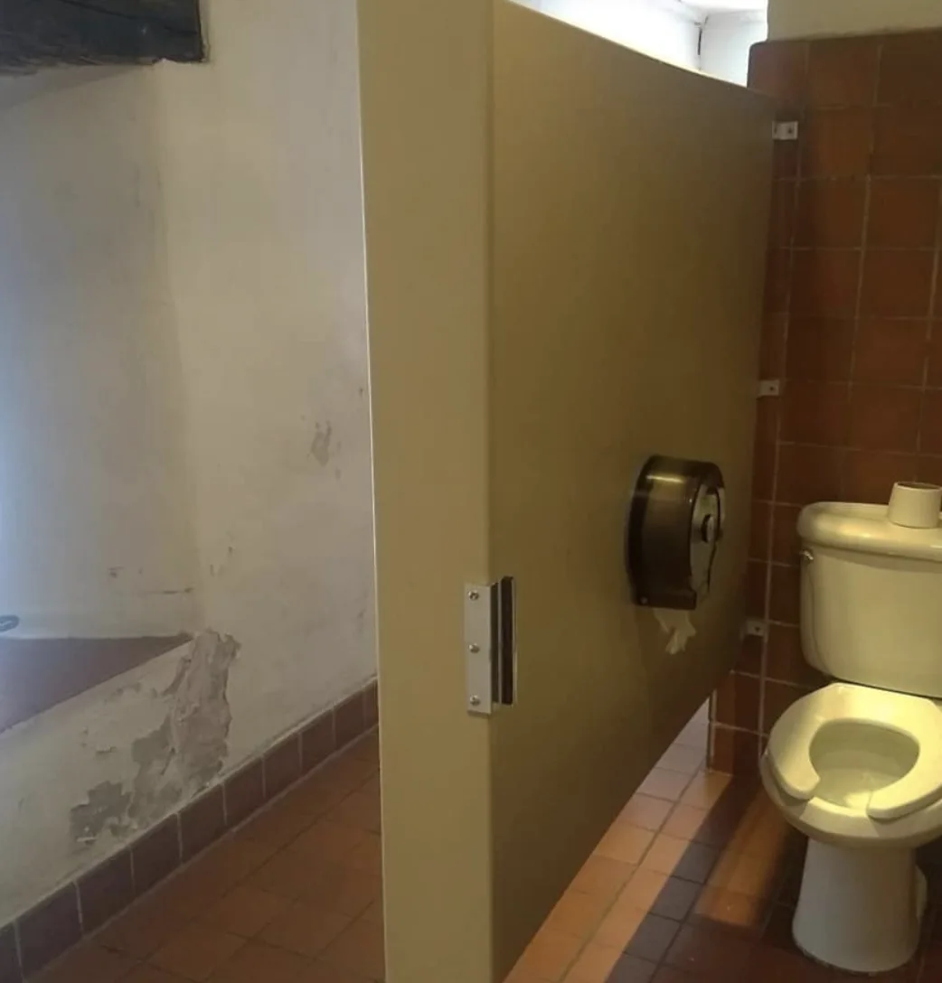 Image credit: Instagram | toiletsoftexas