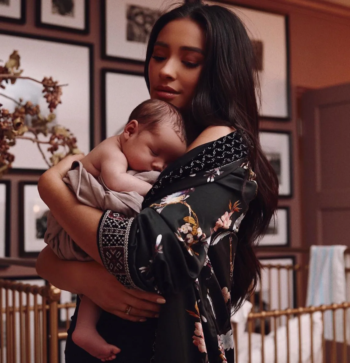 Image credit: Instagram | @shaymitchell