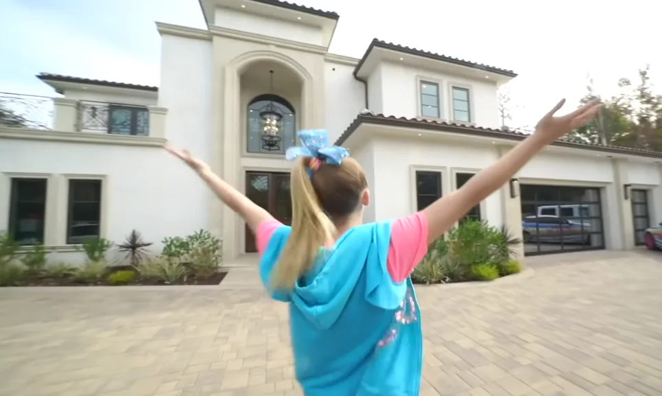 Image credit: YouTube | ItsJoJoSiwa