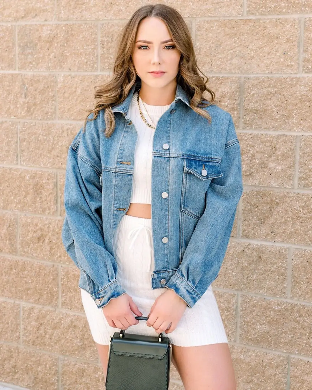 Image credit: Instagram | @hailiejade