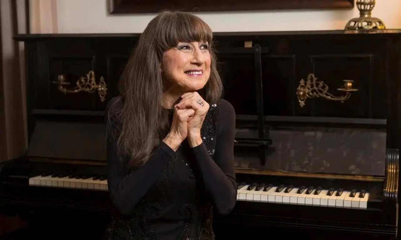 Image credit: Facebook | Judith Durham Official
