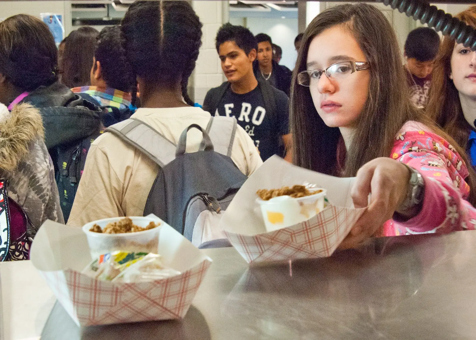 Image credit: https://commons.wikimedia.org/wiki/File:20111025-FNS-RBN-School_Lunch_-_Flickr_-_USDAgov_(2).jpg