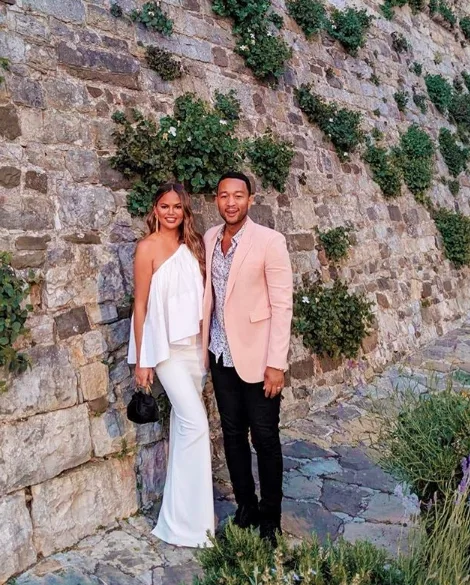 Image credit: Instagram | @chrissyteigen