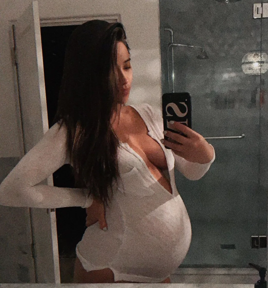 Image credit: Instagram | @shaymitchell