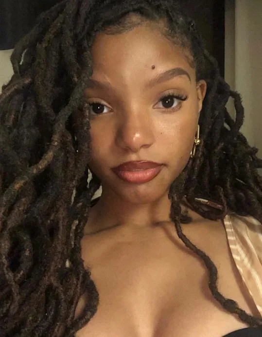 Image credit: Instagram | @chloexhalle