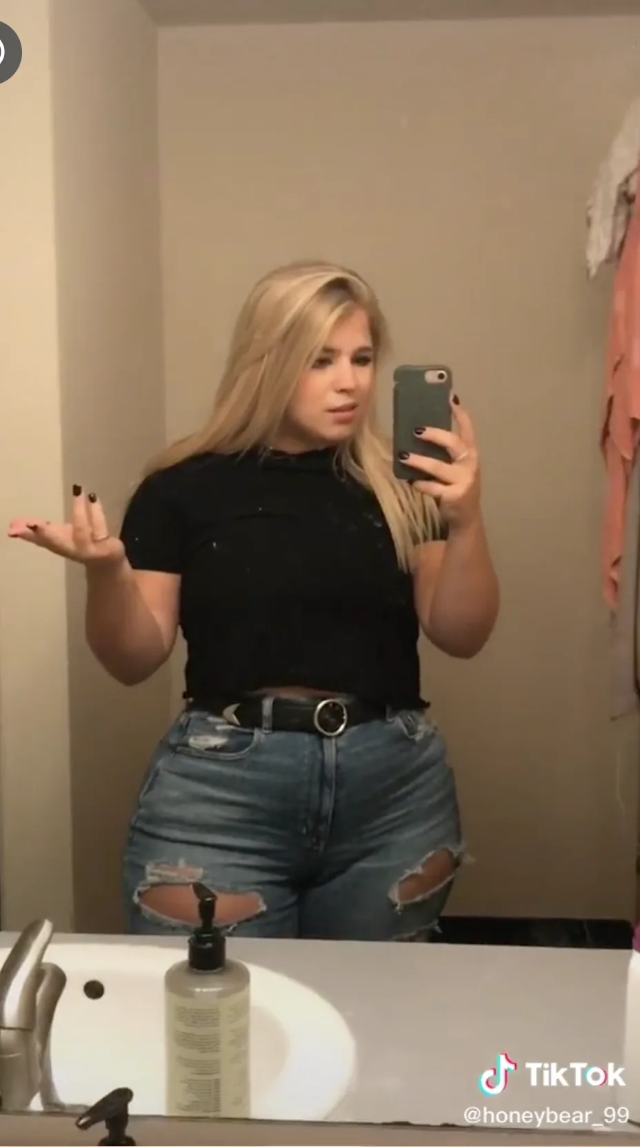 Image credit: TikTok | @bodyposnellie