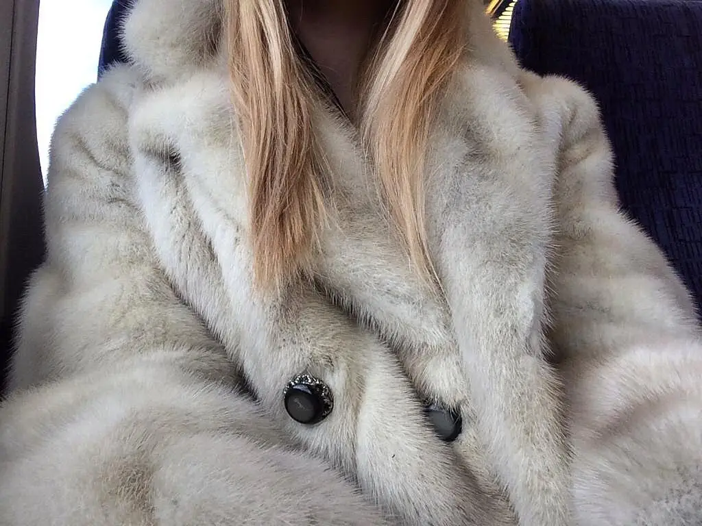 Image credit: Instagram | @fur_goddess_isla