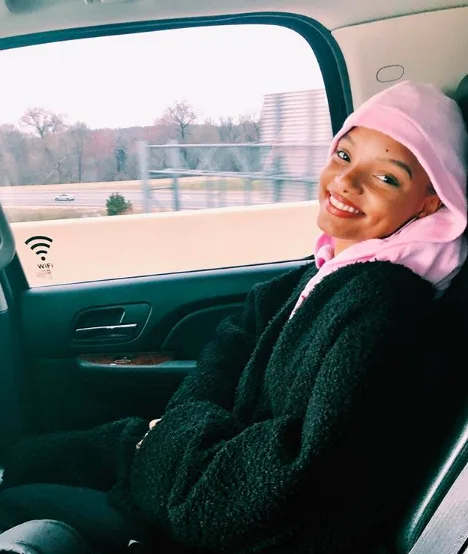 Image credit: Instagram | @chloexhalle