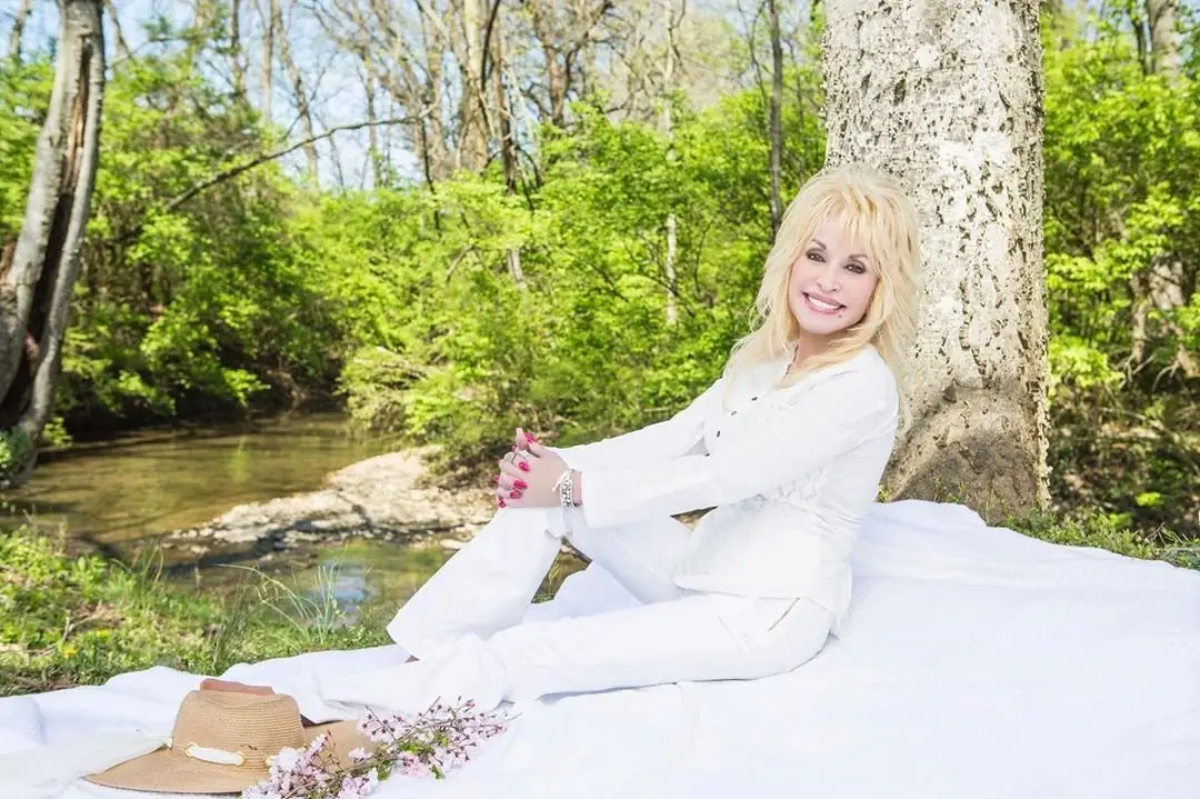 Image credit: Instagram | @dollyparton
