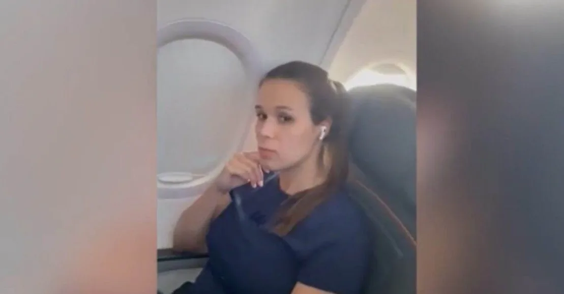 Jeniffer Castro being filmed on plane (Jam Press)