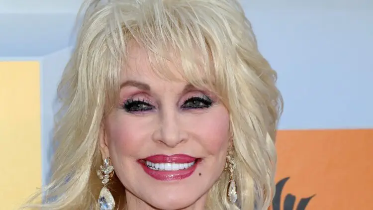 Dolly Parton Weighs In on Whitney Houston’s ‘I’ll Always Love You’ Cover