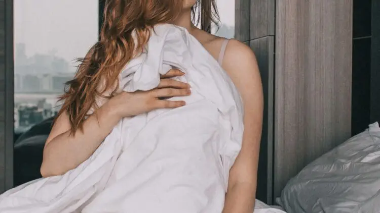 Intimate Relationship With a Blanket? Woman Marries Hers and Swears by It