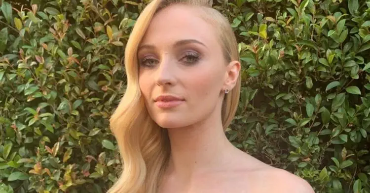 Instagram | @sophiet