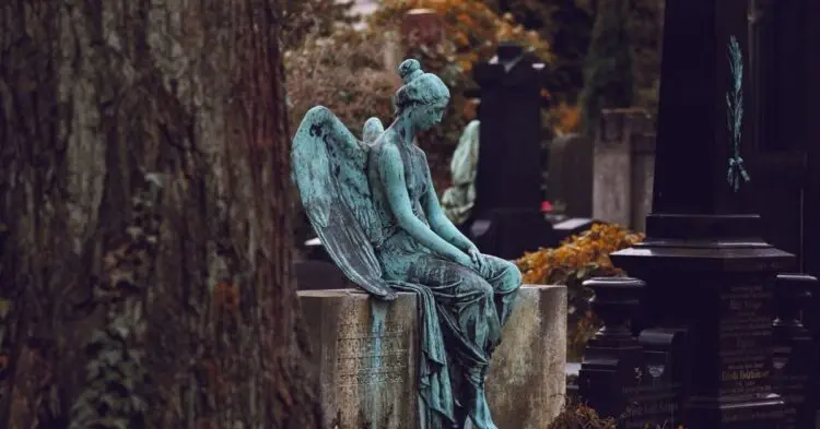19 Secrets People Found Out About Their Loved Ones After They Passed